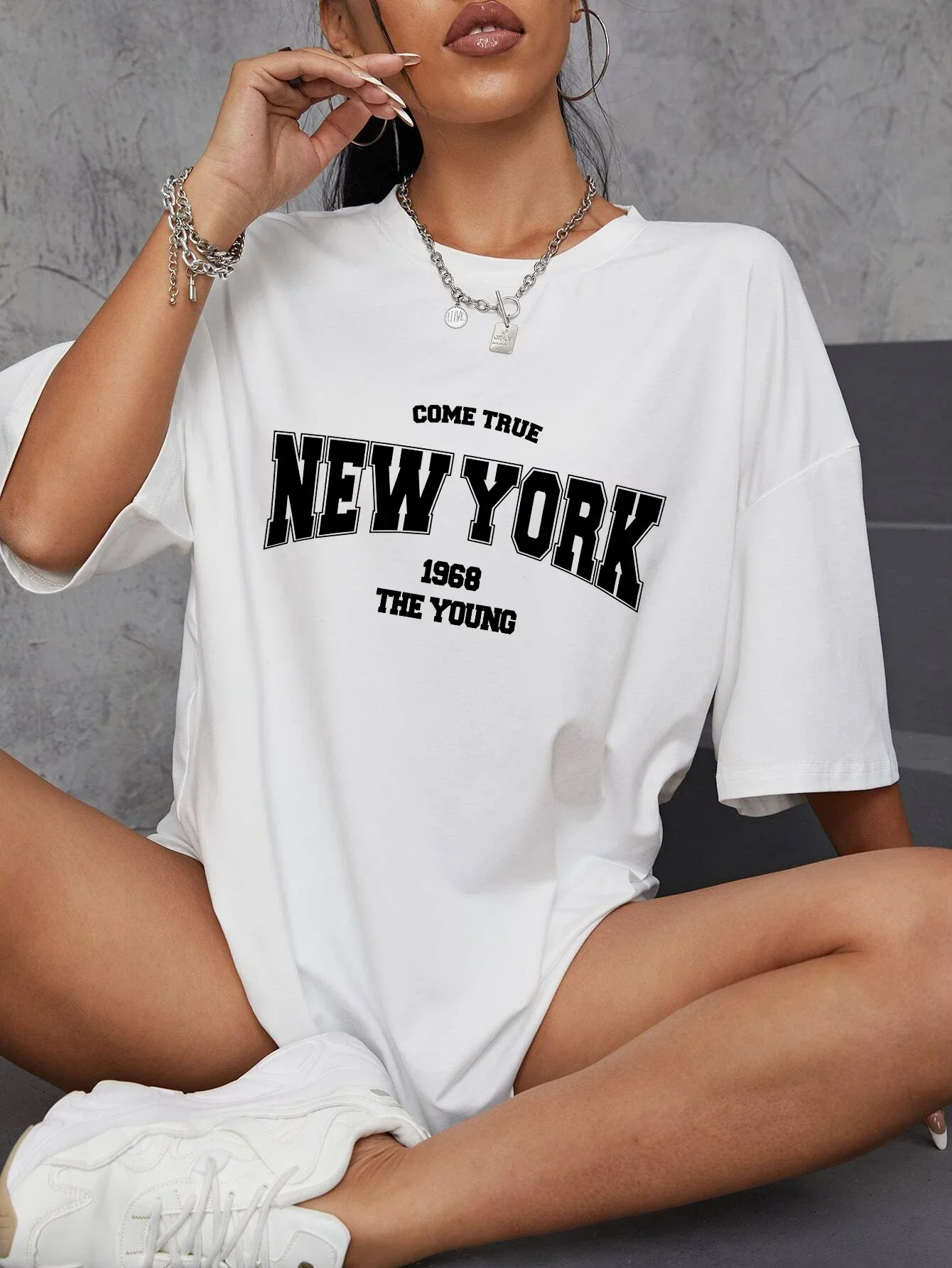 Vintage Fashion York - Vintage 1968 New York Graphic Tshirt