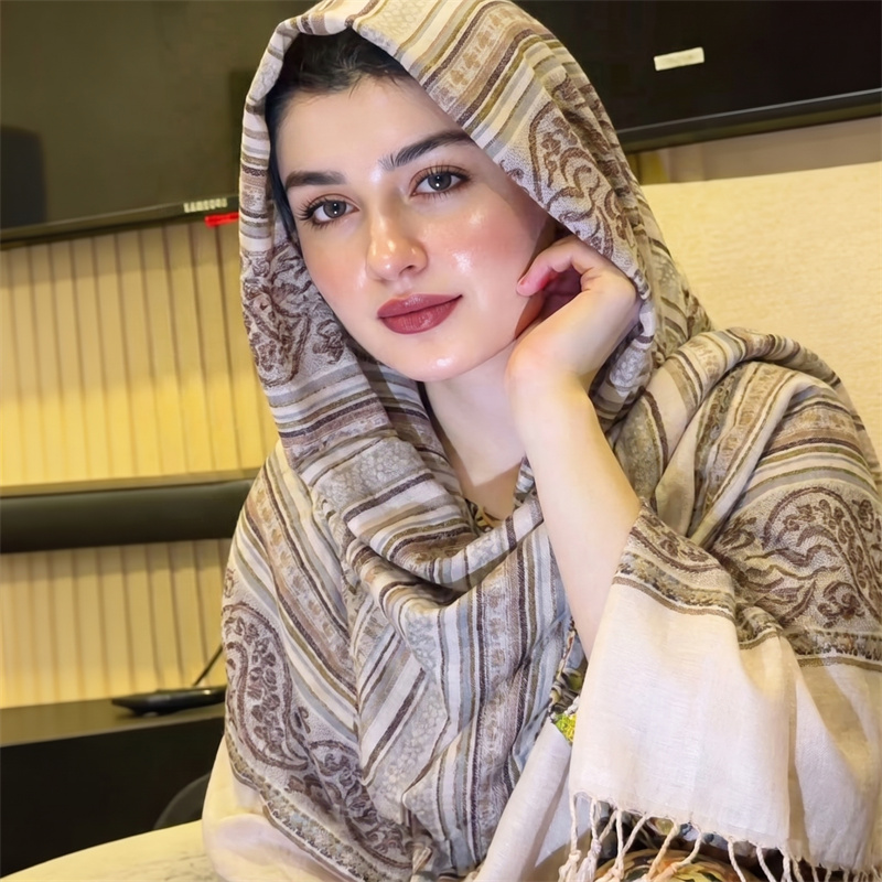 Vintage Paisley Print Hijab Fa - огляд і ціна Vintage Fashion Prints