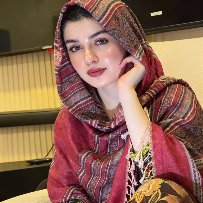 Vintage Paisley Print Hijab Fa - огляд і ціна Vintage Fashion Prints